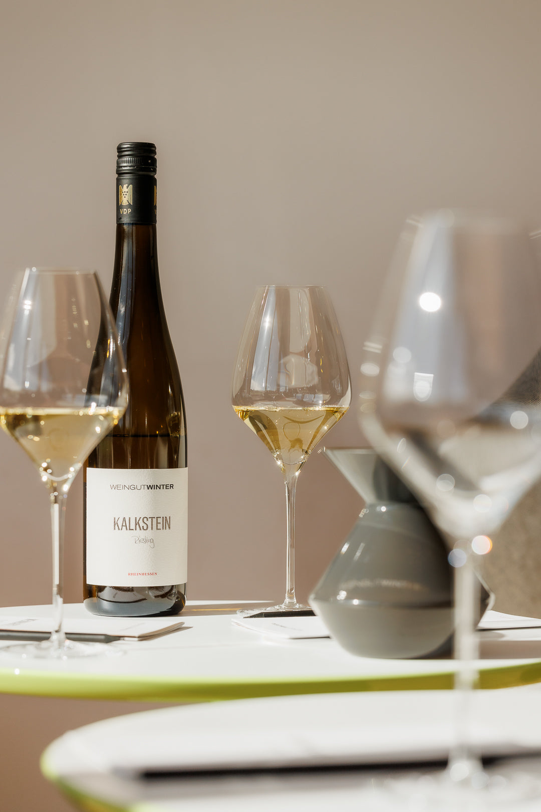Weinprobenimpressionen mit Kalkstein Riesling