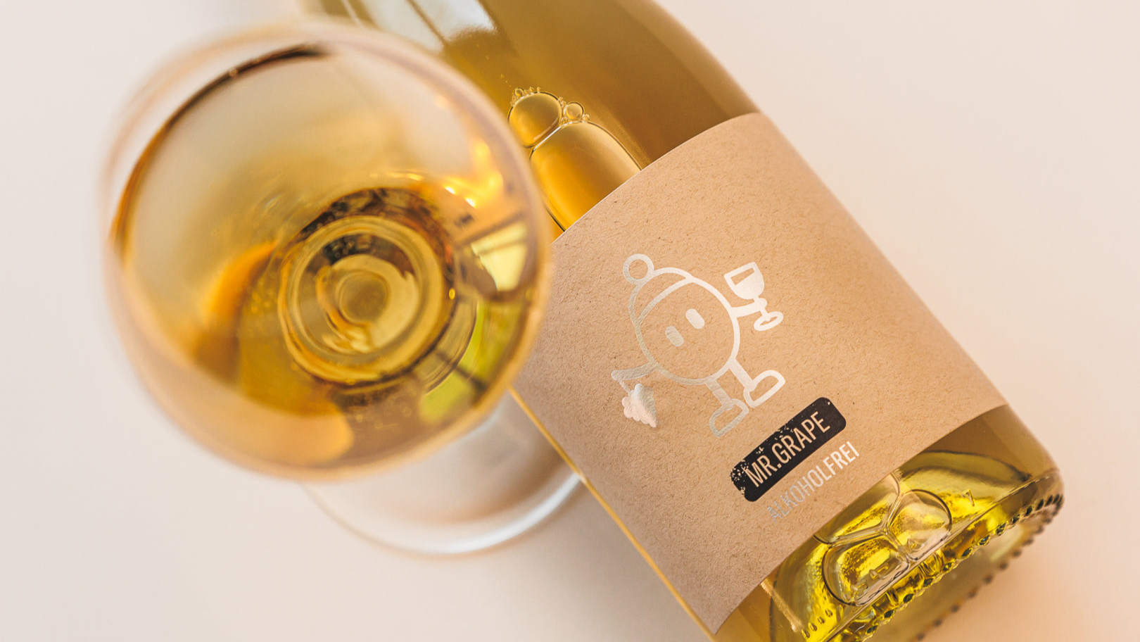 MR.GRAPE alkoholfrei- Flasche und Glas